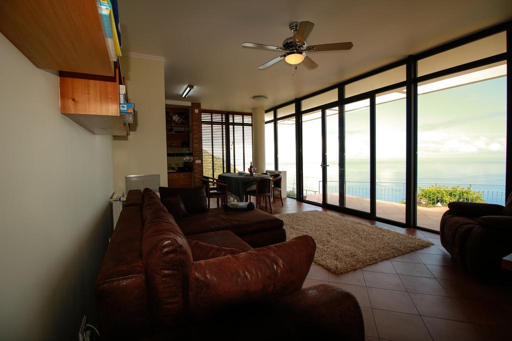 Cottage Ocean View بورتو مونيز المظهر الخارجي الصورة