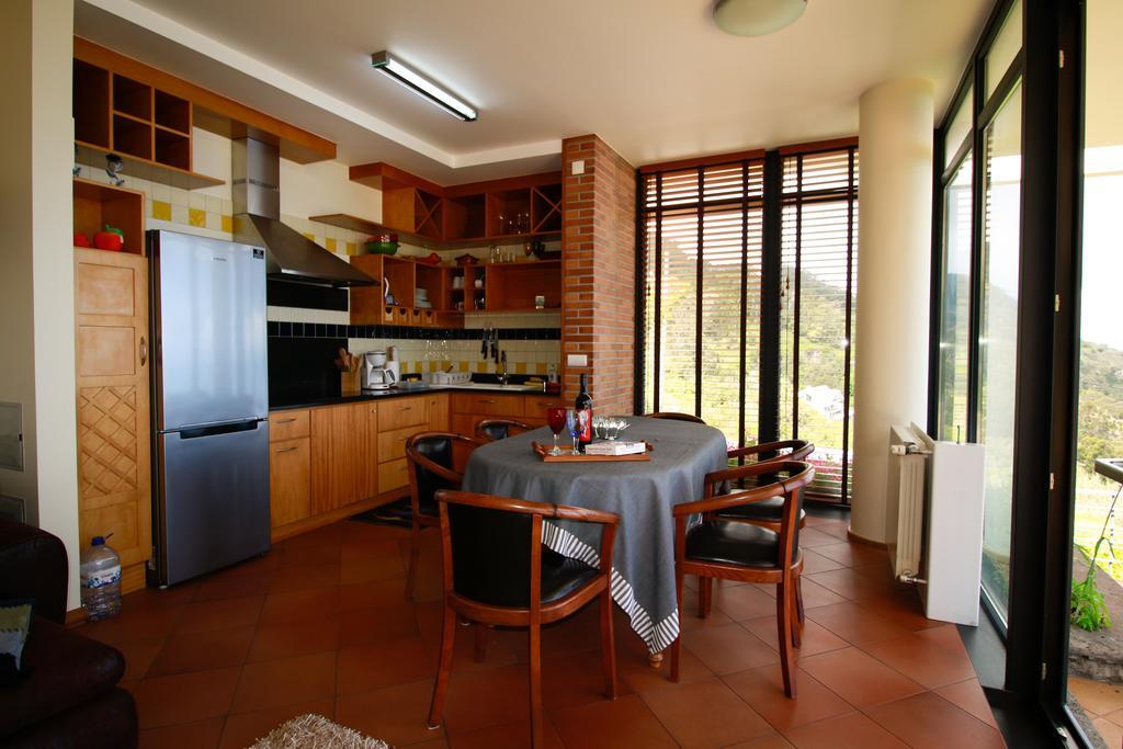 Cottage Ocean View بورتو مونيز المظهر الخارجي الصورة